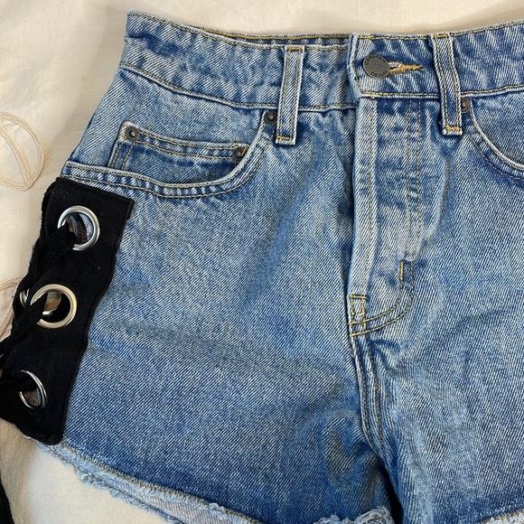 LF Carmar Denim tie side 11” high rise jean shorts - Picture 4 of 10